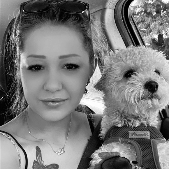 Meet your Posher, Erica - Picture 4 of 7